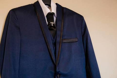 As melhores ideias e inspirações criativas de fotos de casamento do making of do Noivo no Salão do Gandini Hotel'