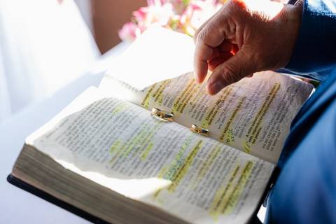 As melhores ideias e inspirações criativas de fotos de casamento do momento da cerimônia no Espaço Mapri Eventos'