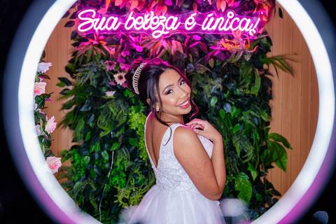 As melhores ideias e inspirações criativas de fotos de casamento do making of da noiva no Espaço Mapri Eventos'