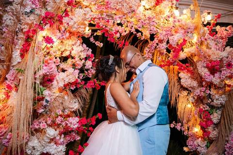 As melhores ideias e inspirações criativas de fotos de casamento dos noivos Espaço Mapri Eventos'