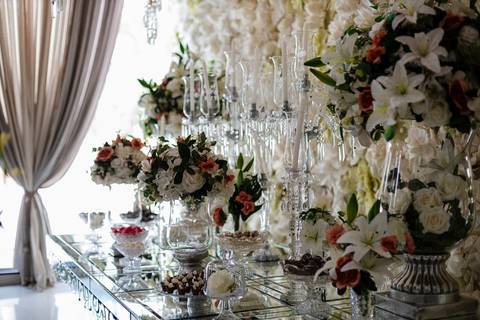 As melhores ideias e inspirações criativas de fotos de casamento da decoração no espaço Castelo Marilias Buffet'