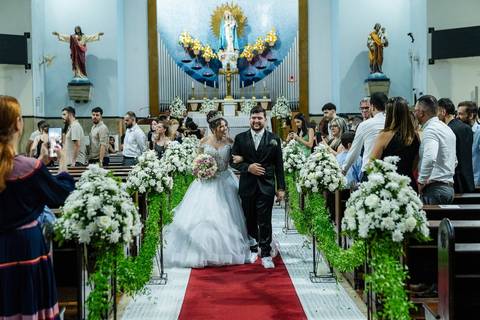 As melhores ideias e inspirações criativas de fotos de casamento do momento da cerimônia na Paróquia Nossa Senhora da Candelária na Paróquia Nossa Senhora da Candelária'