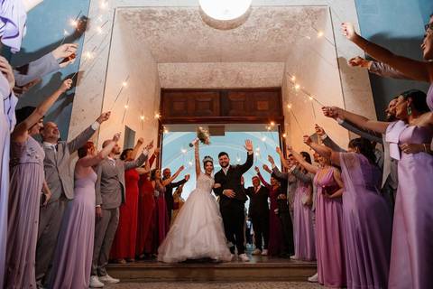 As melhores ideias e inspirações criativas de fotos de casamento do momento da cerimônia na Paróquia Nossa Senhora da Candelária na Paróquia Nossa Senhora da Candelária'