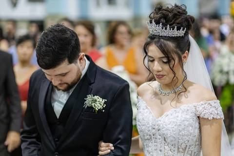 As melhores ideias e inspirações criativas de fotos de casamento do momento da cerimônia na Paróquia Nossa Senhora da Candelária'