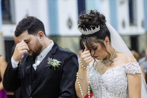 As melhores ideias e inspirações criativas de fotos de casamento do momento da cerimônia na Paróquia Nossa Senhora da Candelária'