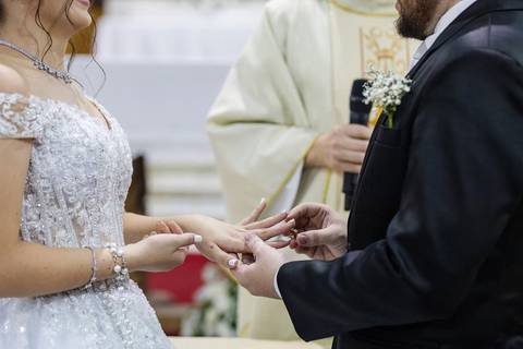 As melhores ideias e inspirações criativas de fotos de casamento do momento da cerimônia na Paróquia Nossa Senhora da Candelária'