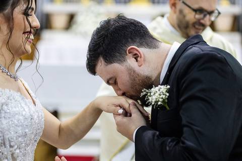 As melhores ideias e inspirações criativas de fotos de casamento do momento da cerimônia na Paróquia Nossa Senhora da Candelária'