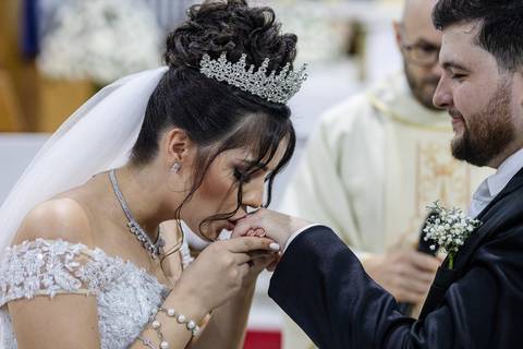 As melhores ideias e inspirações criativas de fotos de casamento do momento da cerimônia na Paróquia Nossa Senhora da Candelária'