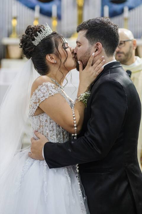 As melhores ideias e inspirações criativas de fotos de casamento do momento da cerimônia na Paróquia Nossa Senhora da Candelária'