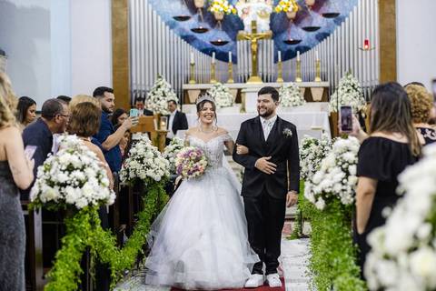 As melhores ideias e inspirações criativas de fotos de casamento do momento da cerimônia na Paróquia Nossa Senhora da Candelária'