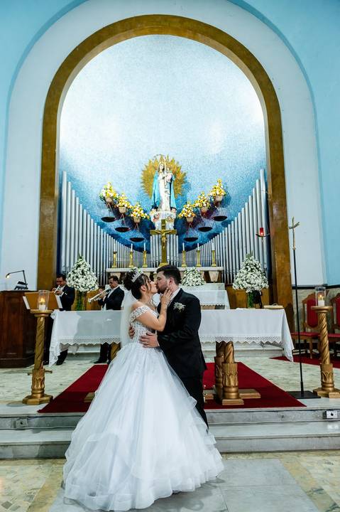 As melhores ideias e inspirações criativas de fotos de casamento do momento da cerimônia na Paróquia Nossa Senhora da Candelária'