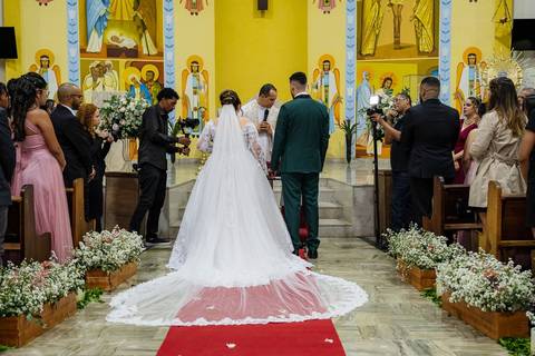 As melhores ideias e inspirações criativas de fotos de casamento da cerimônia na Igreja Nossa Senhora Aparecida Pedreira'