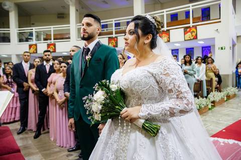 As melhores ideias e inspirações criativas de fotos de casamento da cerimônia na Igreja Nossa Senhora Aparecida Pedreira'