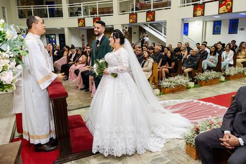 As melhores ideias e inspirações criativas de fotos de casamento da cerimônia na Igreja Nossa Senhora Aparecida Pedreira'