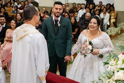 As melhores ideias e inspirações criativas de fotos de casamento da cerimônia na Igreja Nossa Senhora Aparecida Pedreira'