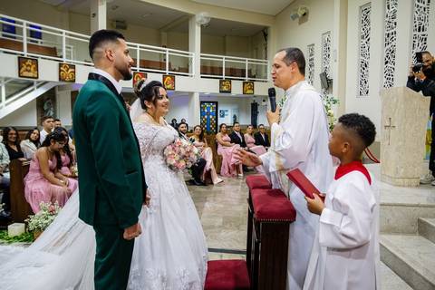 As melhores ideias e inspirações criativas de fotos de casamento da cerimônia na Igreja Nossa Senhora Aparecida Pedreira'