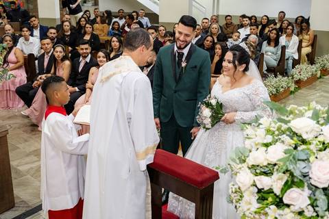 As melhores ideias e inspirações criativas de fotos de casamento da cerimônia na Igreja Nossa Senhora Aparecida Pedreira'