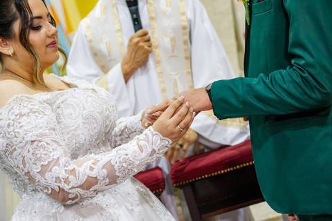 As melhores ideias e inspirações criativas de fotos de casamento da cerimônia na Igreja Nossa Senhora Aparecida Pedreira'