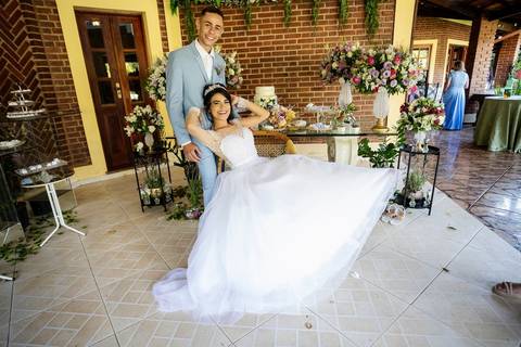 As melhores ideias e inspirações criativas de fotos de casamento ao ar livre no Espaço Chácara Alfa Ecologia e Lazer'