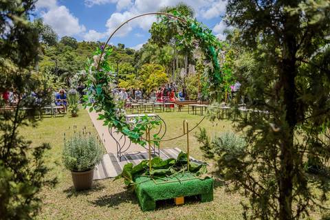 As melhores ideias e inspirações criativas de fotos de casamento ao ar livre no Espaço Chácara Alfa Ecologia e Lazer'