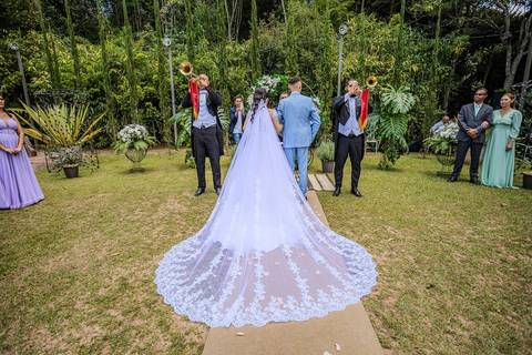 As melhores ideias e inspirações criativas de fotos de casamento ao ar livre no Espaço Chácara Alfa Ecologia e Lazer'