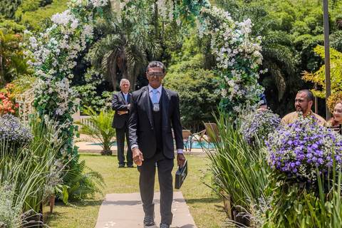 As melhores ideias e inspirações criativas de fotos de casamento ao ar livre no Espaço Chácara Alfa Ecologia e Lazer'