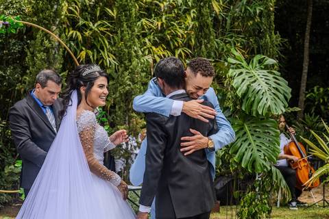 As melhores ideias e inspirações criativas de fotos de casamento ao ar livre no Espaço Chácara Alfa Ecologia e Lazer'
