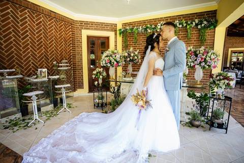 As melhores ideias e inspirações criativas de fotos de casamento ao ar livre no Espaço Chácara Alfa Ecologia e Lazer'