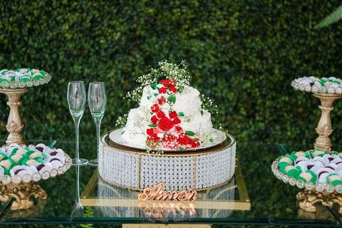 As melhores ideias e inspirações criativas de fotos de casamento do making of da noiva na Chácara GRS Eventos'