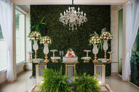 As melhores ideias e inspirações criativas de fotos de casamento do making of da noiva na Chácara GRS Eventos'