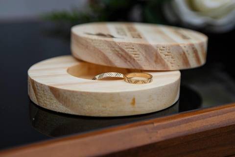 As melhores ideias e inspirações criativas de fotos de casamento do making of da noiva na Chácara GRS Eventos'