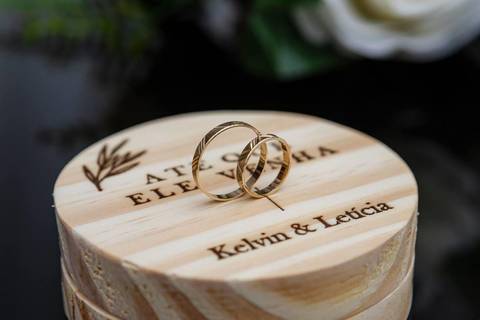 As melhores ideias e inspirações criativas de fotos de casamento do making of da noiva na Chácara GRS Eventos'