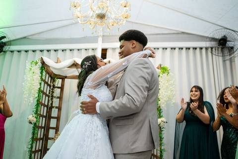 As melhores ideias e inspirações criativas de fotos de casamento na Chácara GRS Eventos'