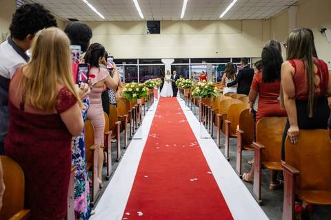 As melhores ideias e inspirações criativas de fotos de casamento na cerimônia na Igreja Universal'