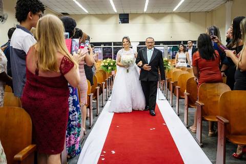 As melhores ideias e inspirações criativas de fotos de casamento na cerimônia na Igreja Universal'