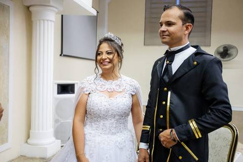As melhores ideias e inspirações criativas de fotos de casamento na cerimônia na Igreja Universal'