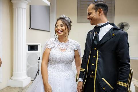 As melhores ideias e inspirações criativas de fotos de casamento na cerimônia na Igreja Universal'