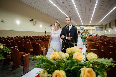 As melhores ideias e inspirações criativas de fotos de casamento na cerimônia na Igreja Universal'