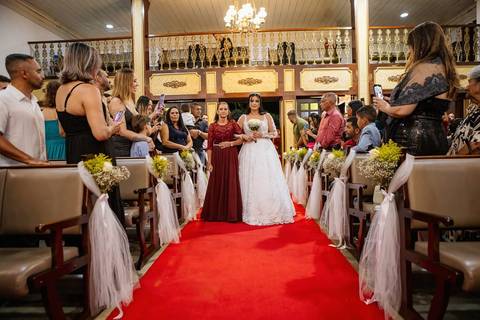 As melhores ideias e inspirações criativas de fotos de casamento na Paróquia Santo Antônio de Aldeia da Serra '