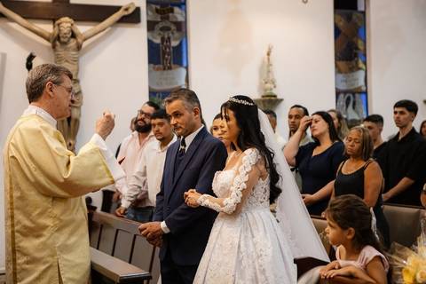 As melhores ideias e inspirações criativas de fotos de casamento na Paróquia Santo Antônio de Aldeia da Serra '