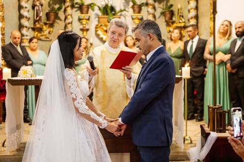 As melhores ideias e inspirações criativas de fotos de casamento na Paróquia Santo Antônio de Aldeia da Serra '
