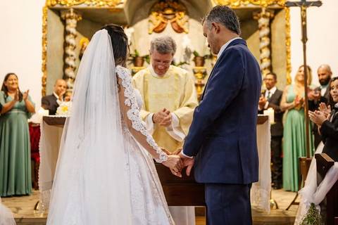 As melhores ideias e inspirações criativas de fotos de casamento na Paróquia Santo Antônio de Aldeia da Serra '