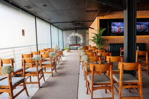 As melhores ideias e inspirações criativas de fotos de casamento familiar no restaurante Coco Bambu - Anália Franco'