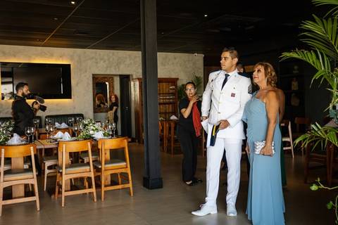 As melhores ideias e inspirações criativas de fotos de casamento familiar no restaurante Coco Bambu - Anália Franco'