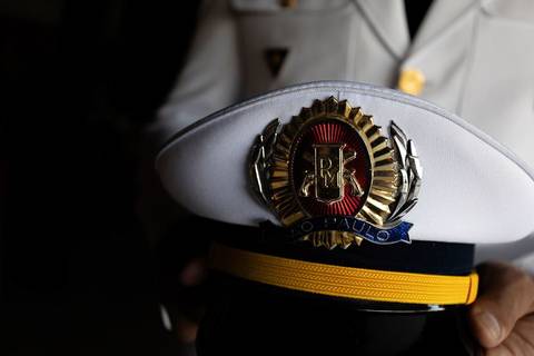 As melhores ideias e inspirações criativas de fotos de casamento do making of do noivo no restaurante Coco Bambu - Anália Franco'