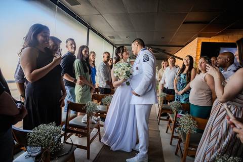 As melhores ideias e inspirações criativas de fotos de casamento familiar no restaurante Coco Bambu - Anália Franco'