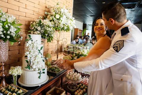 As melhores ideias e inspirações criativas de fotos de casamento familiar no restaurante Coco Bambu - Anália Franco'