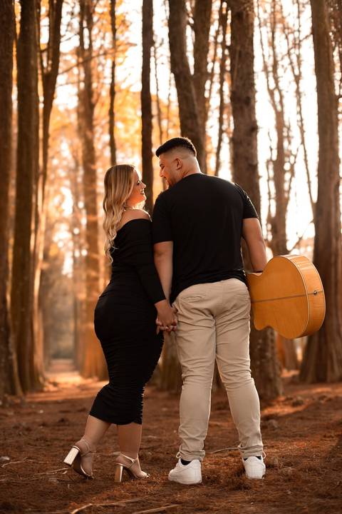 As melhores ideias e inspirações criativas de fotos de ensaio pré wedding no parque Horto Florestal'