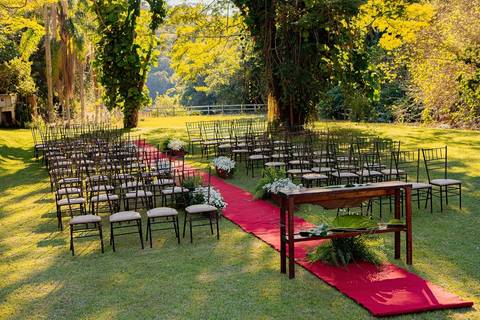 As melhores ideias e inspirações criativas de fotos de casamento ao ar livre na Fazenda Carpas Dourada'