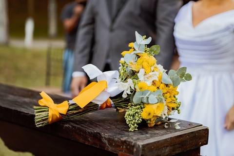 As melhores ideias e inspirações criativas de fotos de casamento ao ar livre na Fazenda Carpas Dourada'